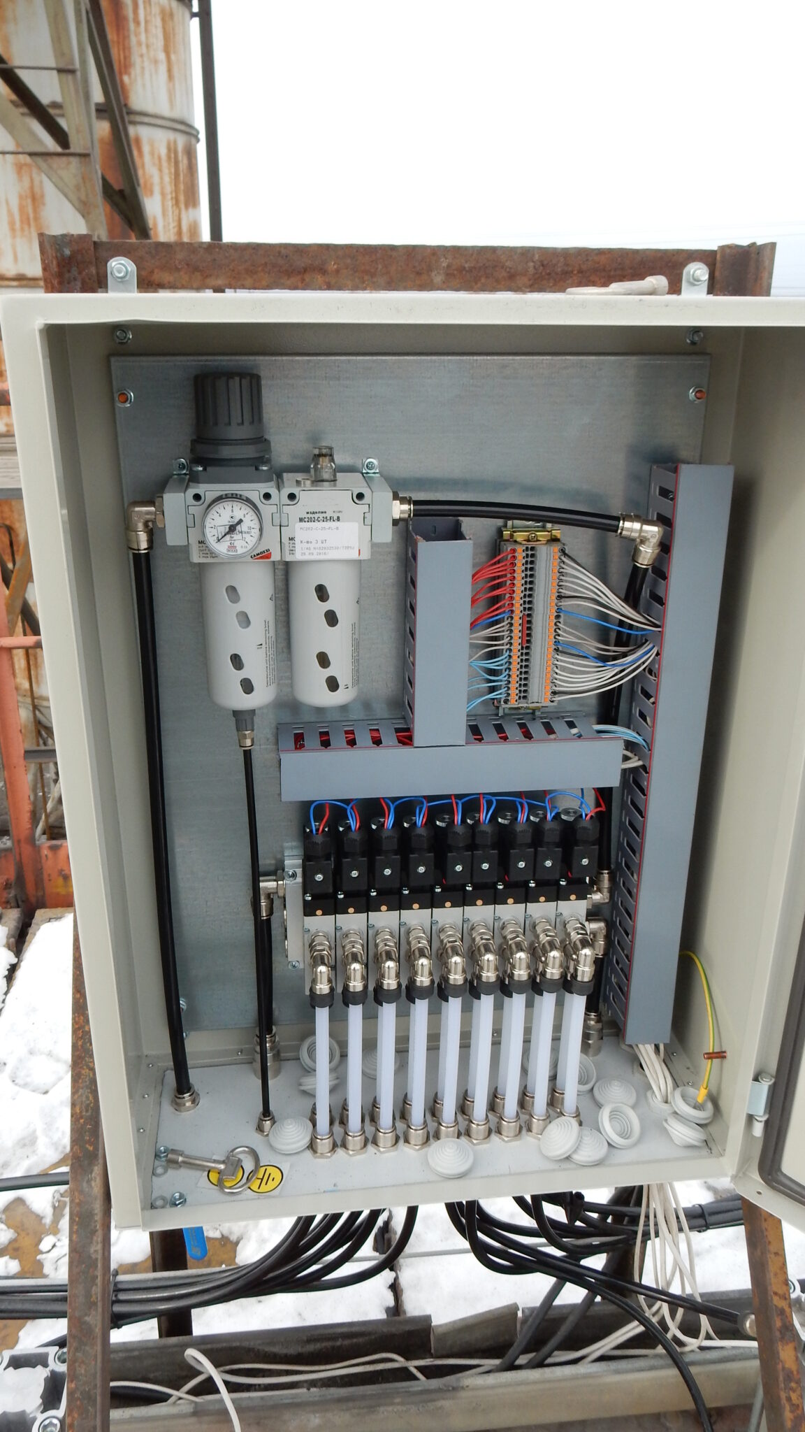 Пневмошкаф универсальный